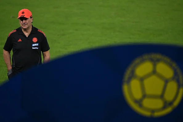 Colombia Argentine Coach Nestor Lorenzo Gestures